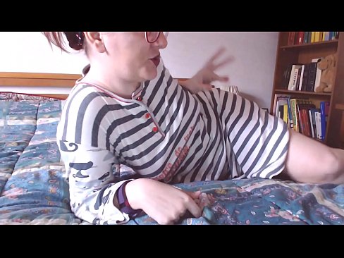 ❤️ Nimm diesen großen schwarzen Schwanz in deinen Mund kleine Sklavin Porn video bei uns ﹏