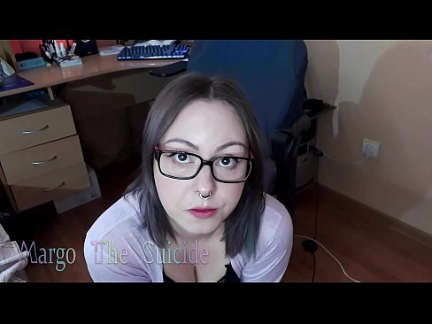 ❤️ Sexy Girl mit Brille saugt Dildo tief vor der Kamera Porn video bei uns ﹏